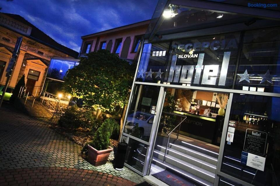 Lucenec酒店住宿-Hotel Slovan Lucenec