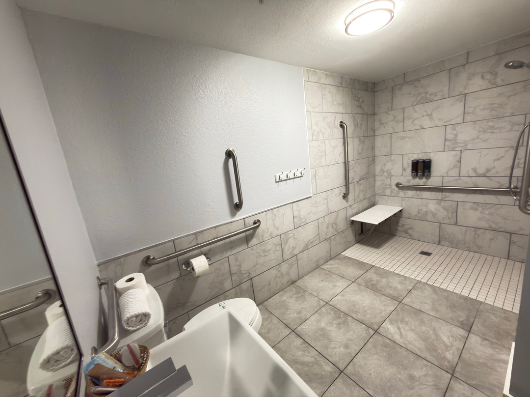 Lantern Inn & Suites主图