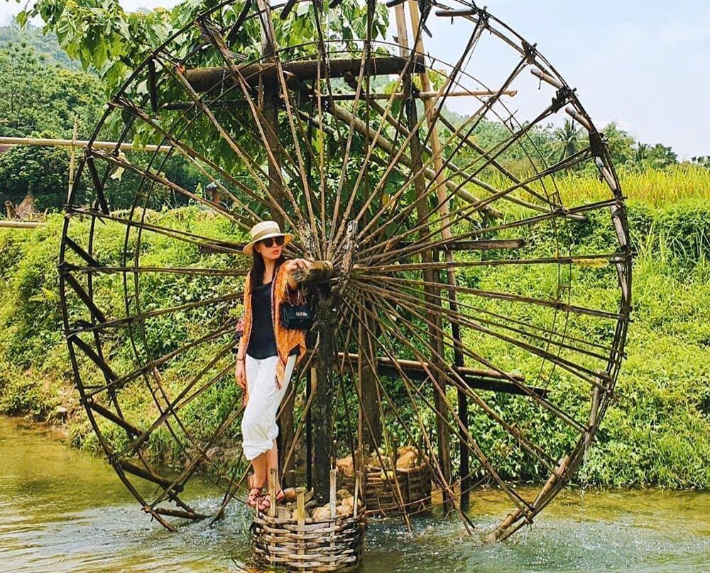 Puluong Giant Waterwheel-清化必去景点