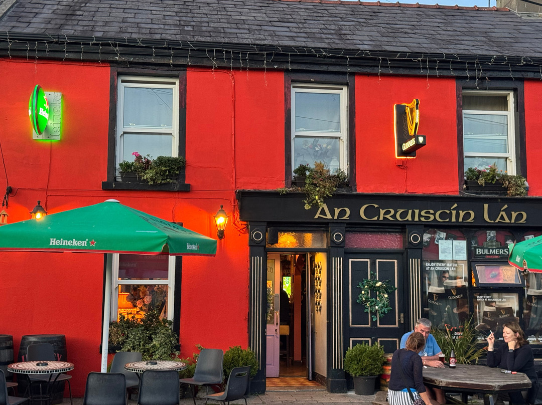 An Cruiscin Lan Villierstown