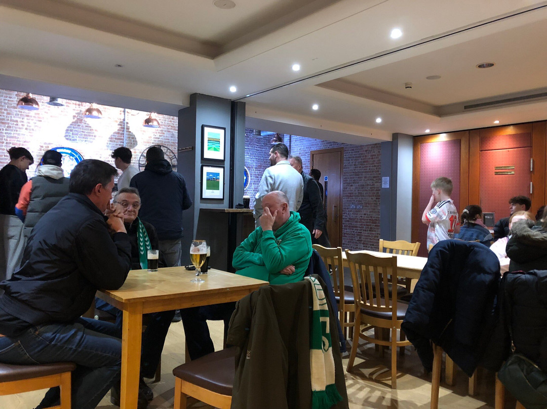 Imber Court Sports Club主图