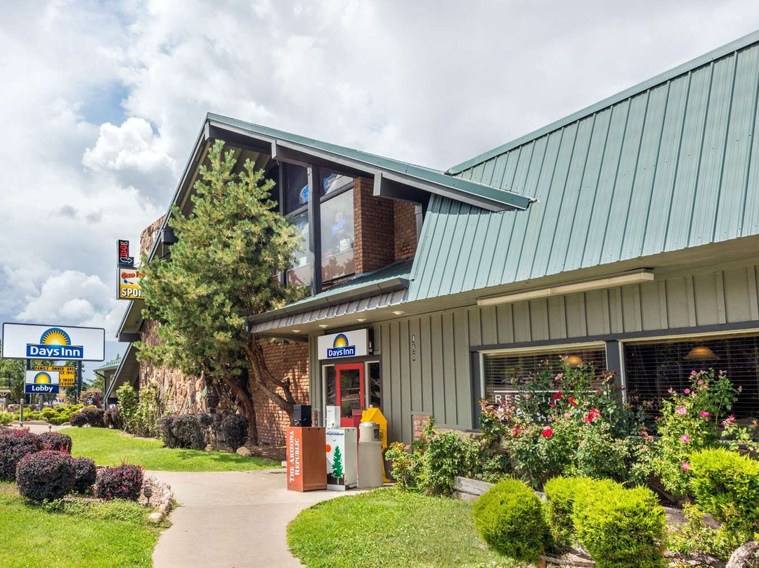 Days Inn by Wyndham Show Low