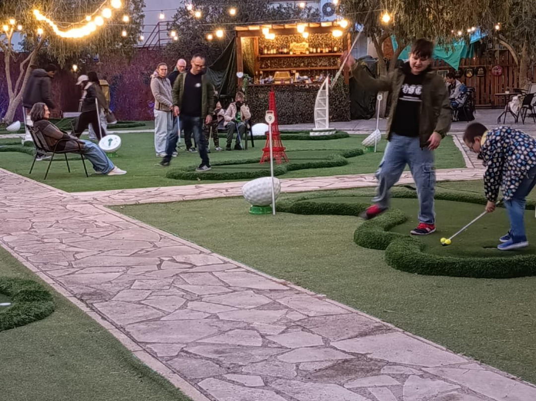 Putt Putt Mini Golf And Garden Bar-Oroklini必去景点