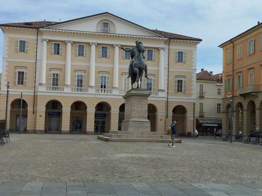 Piazza Mazzini (o del Cavallo)-Casale Monferrato必去景点