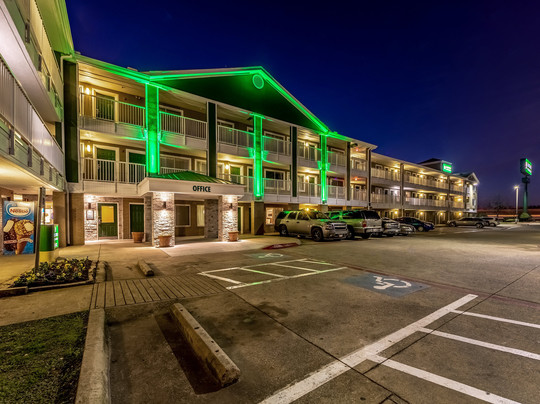 梅斯基特酒店住宿-HomeTowne Studios by Red Roof Dallas - Mesquite