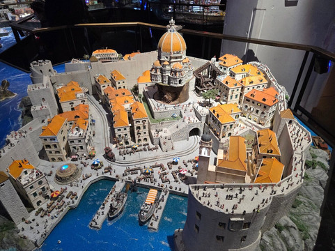 Small World Miniature Museum-Ariake必去景点