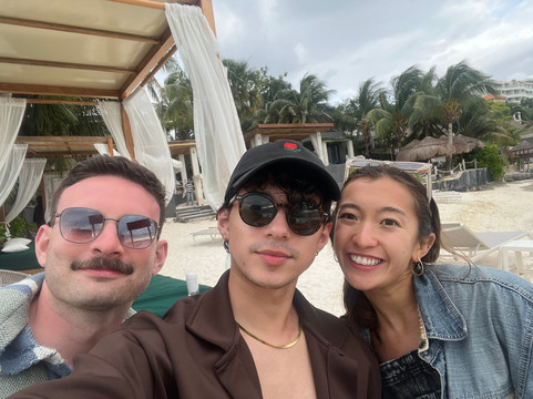 Loretta’s Restaurant & Beach Club