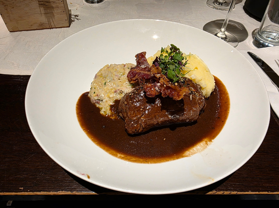 蓝舒弗庄园酒店主图