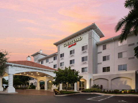 迈尔斯堡75号州际公路及湾岸中心万怡酒店