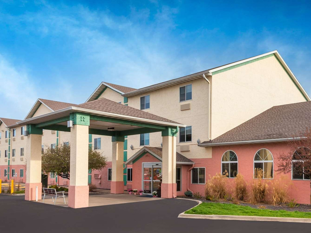 Monmouth酒店住宿-Baymont by Wyndham Galesburg