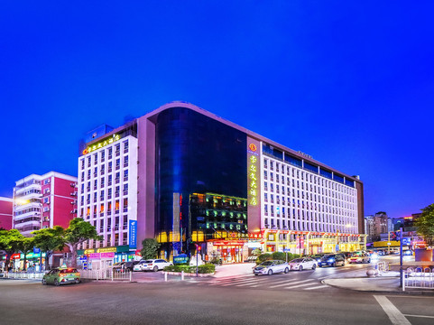 卡尔文大酒店主图