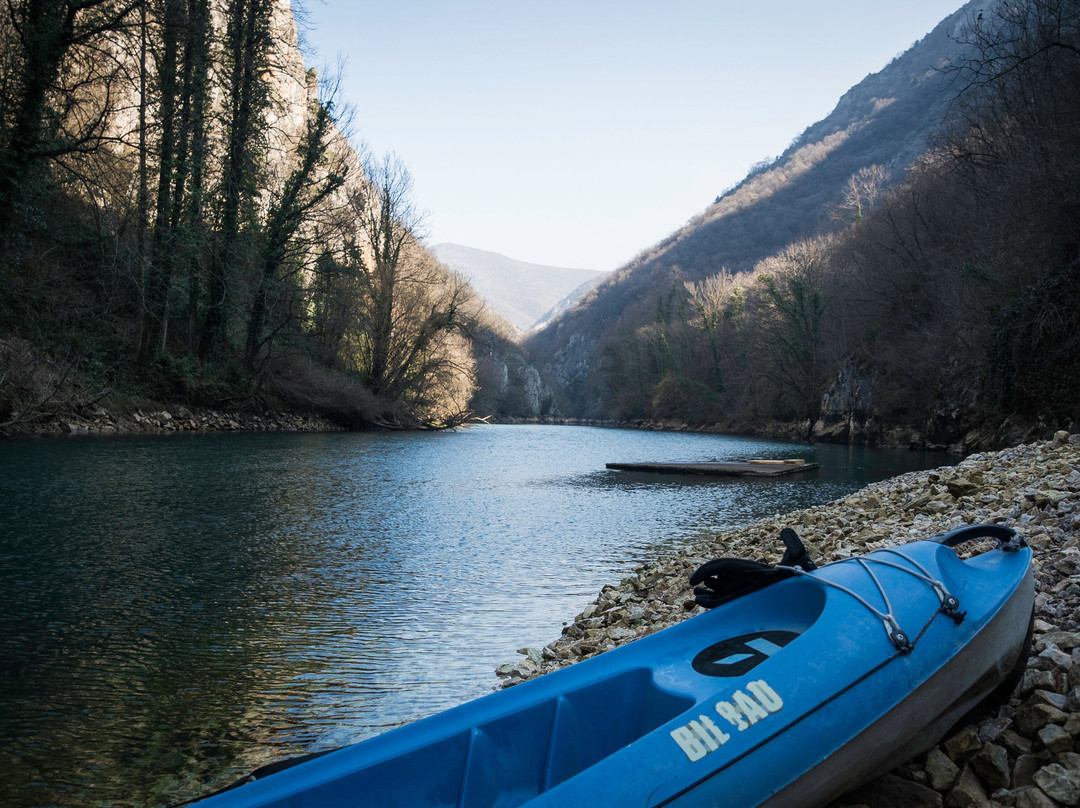 Vrelo Cave-Dolna Matka必去景点