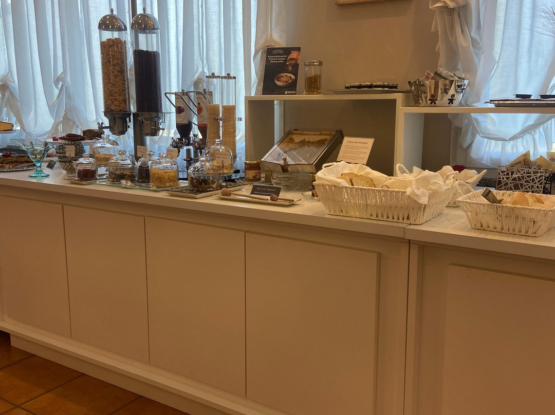 守护神酒店主图