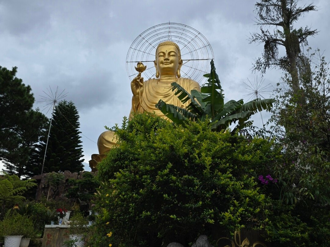 大叻金佛像-大勒必去景点