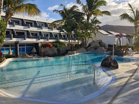 R2 浪漫幻想曲梦幻套房饭店 - 限成人- 全包式主图