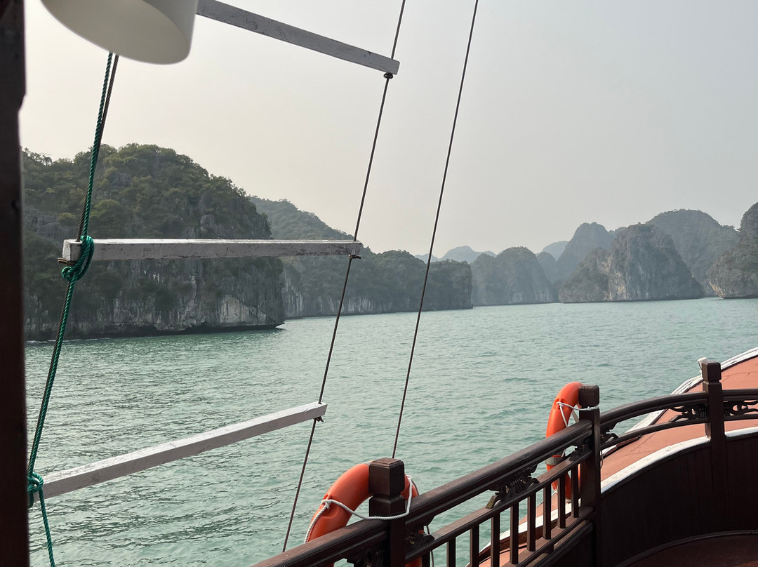 Cat Ba Ocean Cruises-广宁省必去景点