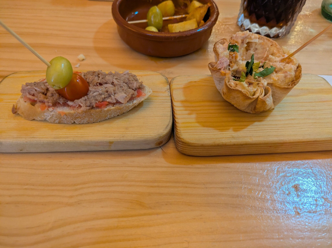 Tapas Y Mas主图