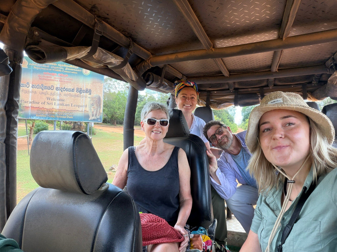 Sanju Ceylon Tours & Taxi