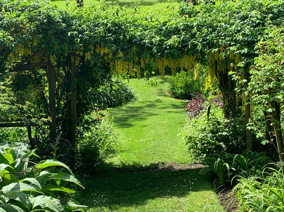 Cerney House Gardens-赛伦塞斯特必去景点