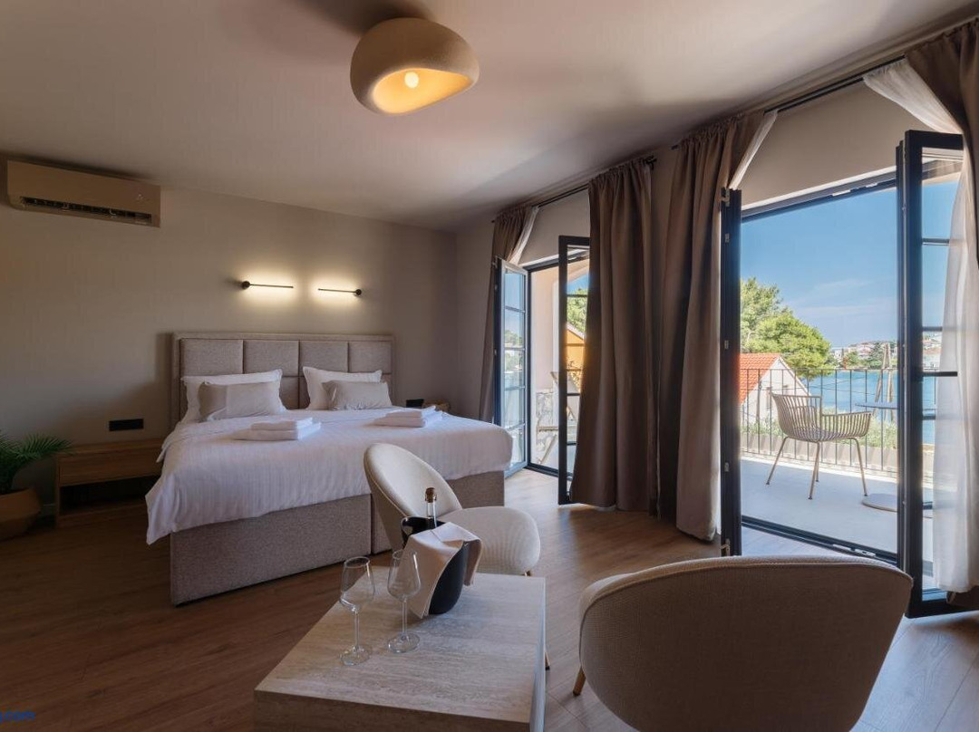 Lanterna Rooms Veli Iz