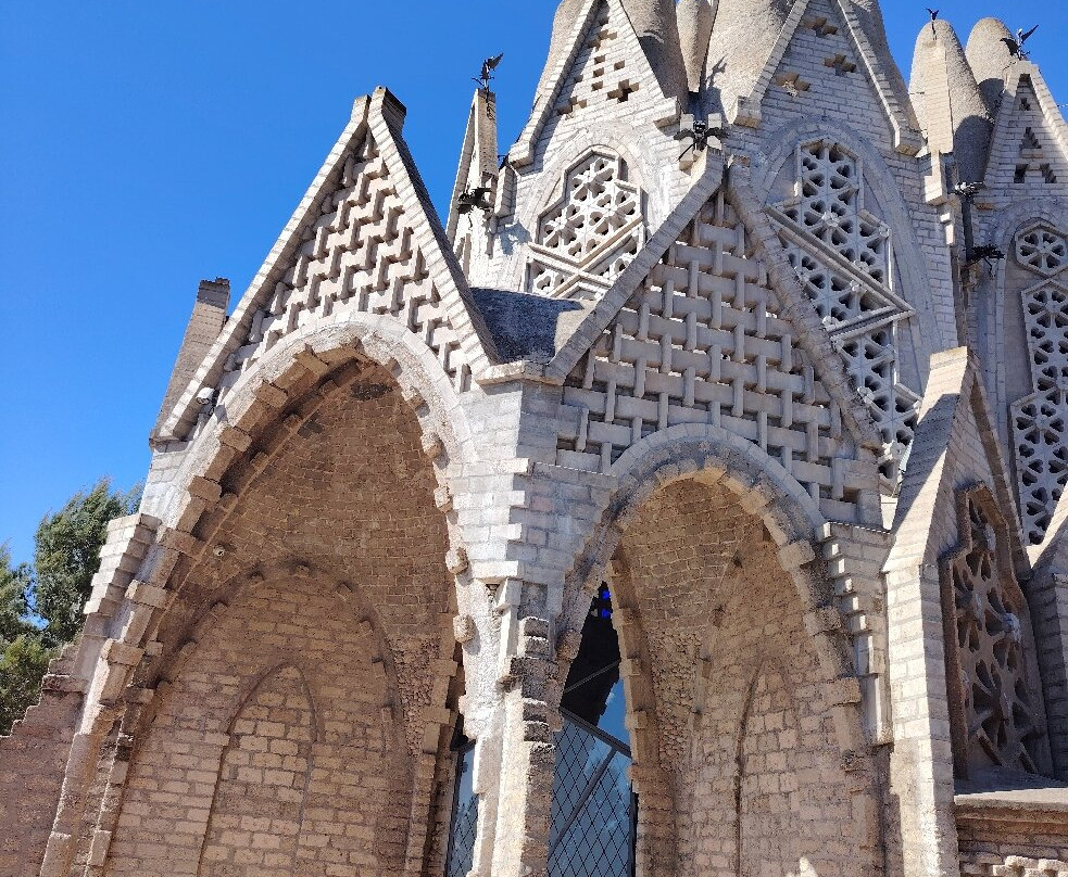 Santuari de la Mare de Déu de Montserrat-Montferri必去景点