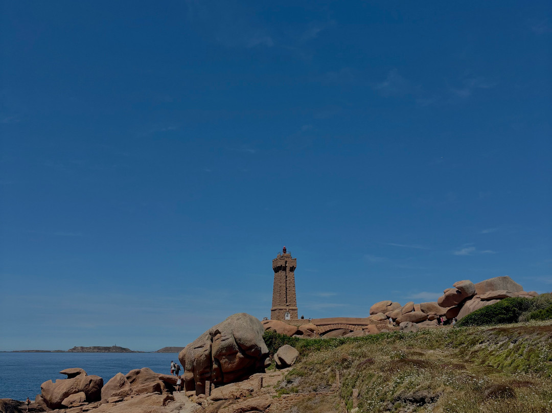 Phare de Men Ruz-皮若斯必去景点