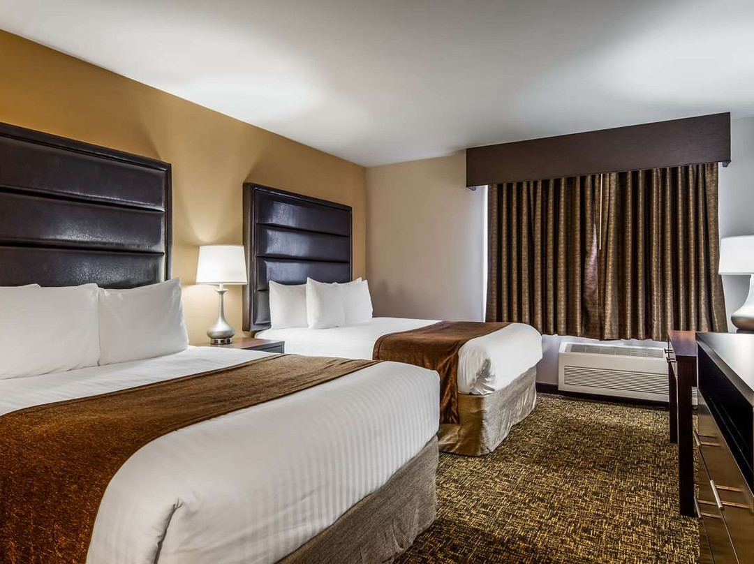 Woodland酒店住宿-Best Western Oak Meadows Inn