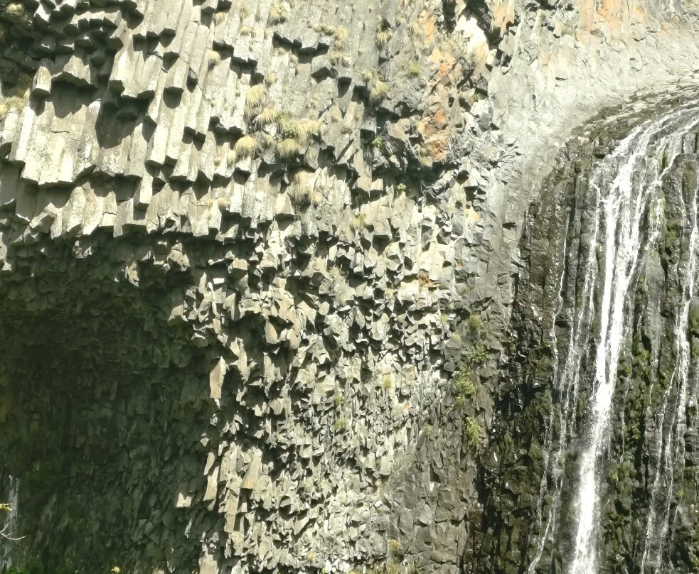 Cascade du Ray Pic-Pereyres必去景点