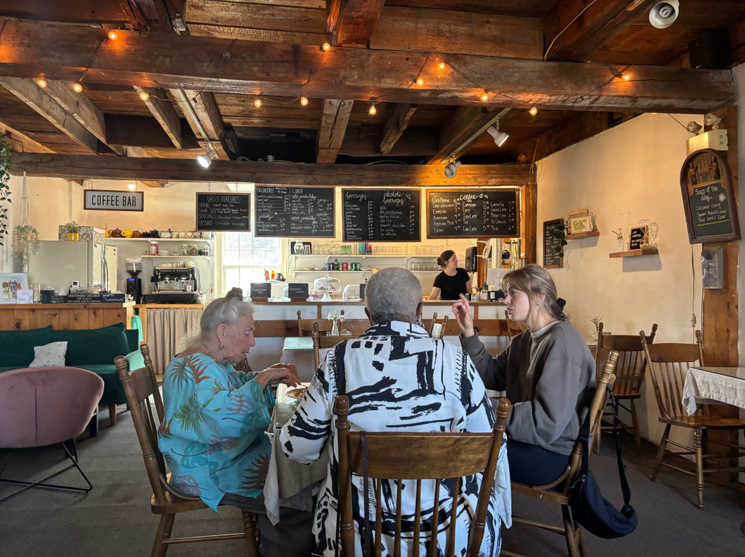 Lazy Daisy Café