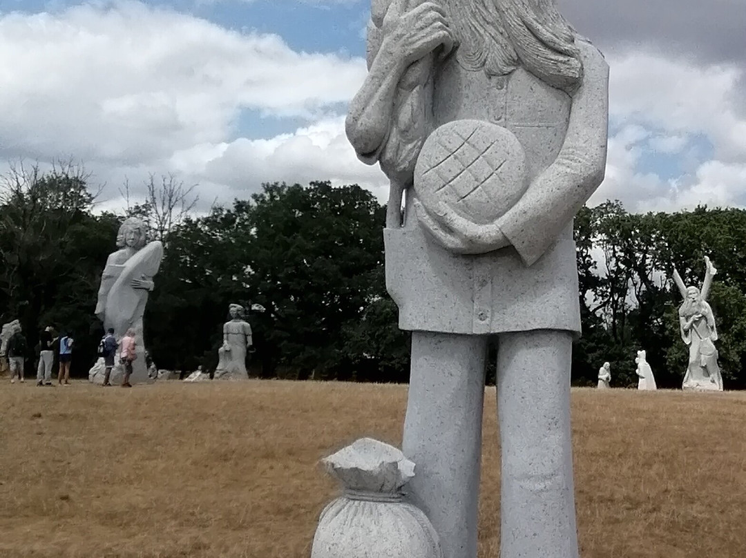 La Vallée des Saints-Carnoet必去景点