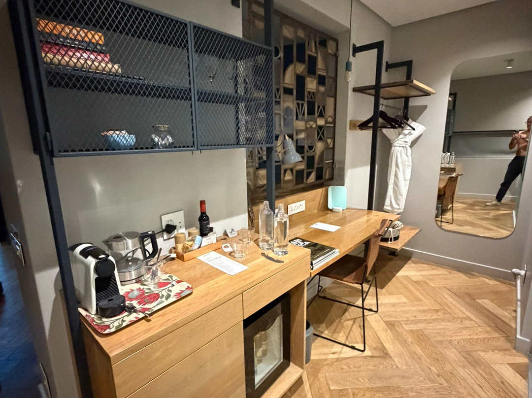 皮池酒店主图