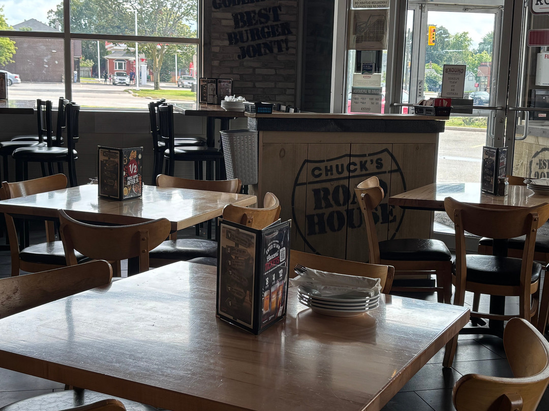 Chuck's Roadhouse Bar & Grill