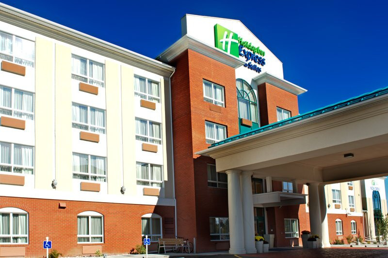 埃德森酒店住宿-Holiday Inn Express & Suites Edson By IHG