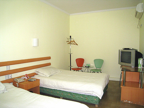 新月假日酒店主图