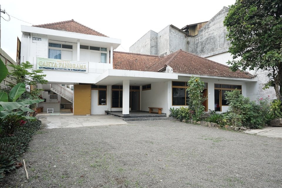 OYO 2048 Hotel Cahya Panorama