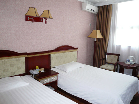 王府花园大酒店主图