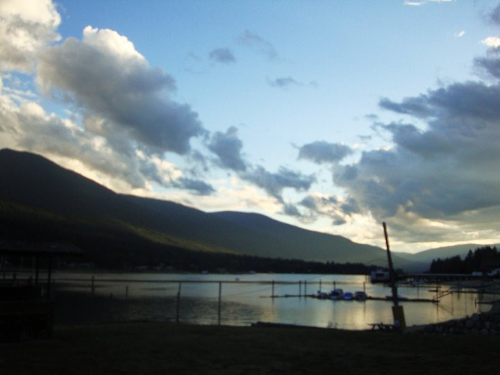 Balfour Beach Inn & Motel