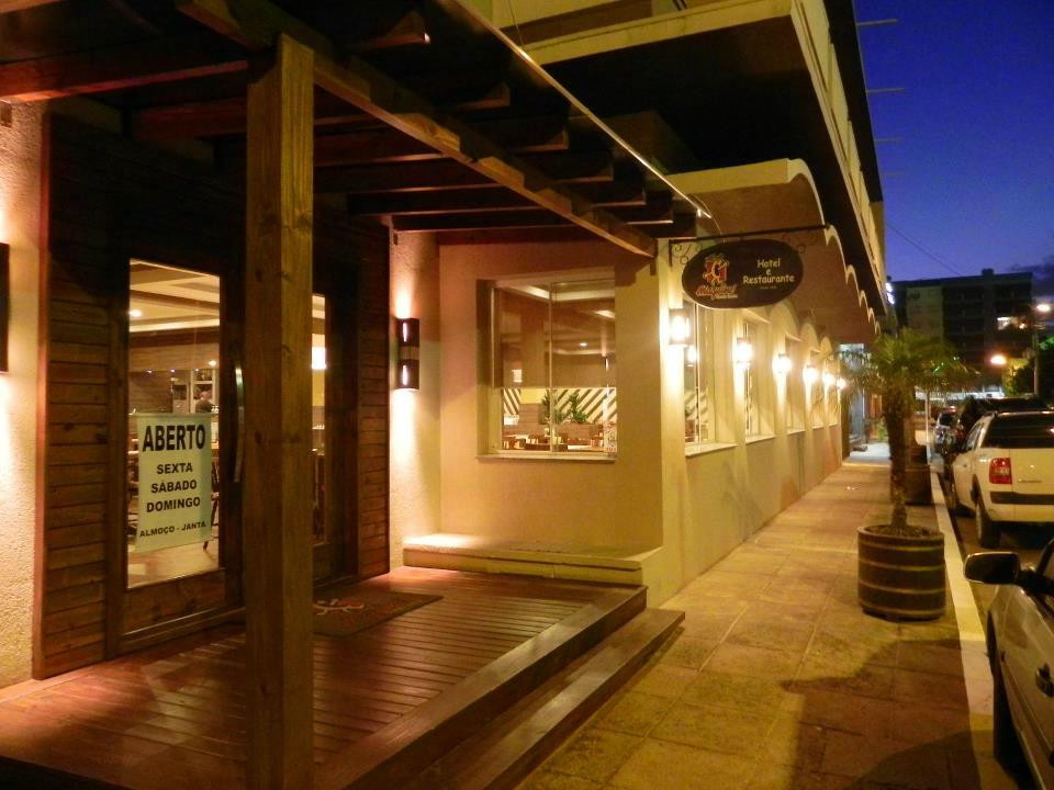 Capao da Canoa酒店住宿-Hotel Maquine