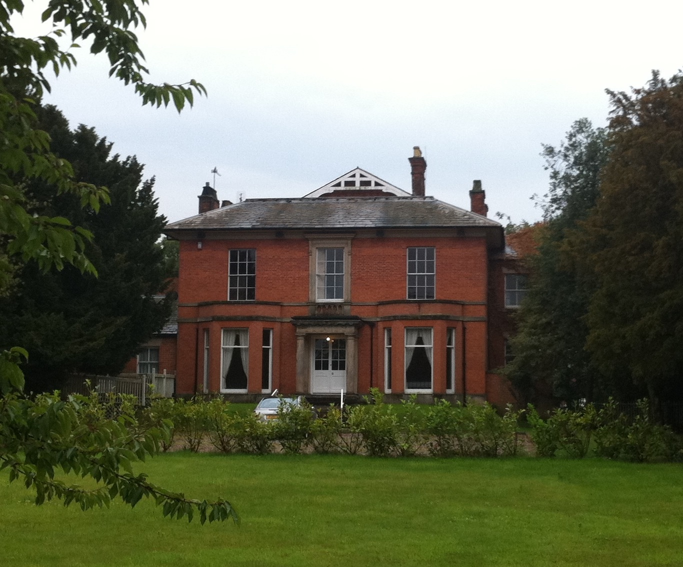 Riversholme-官方