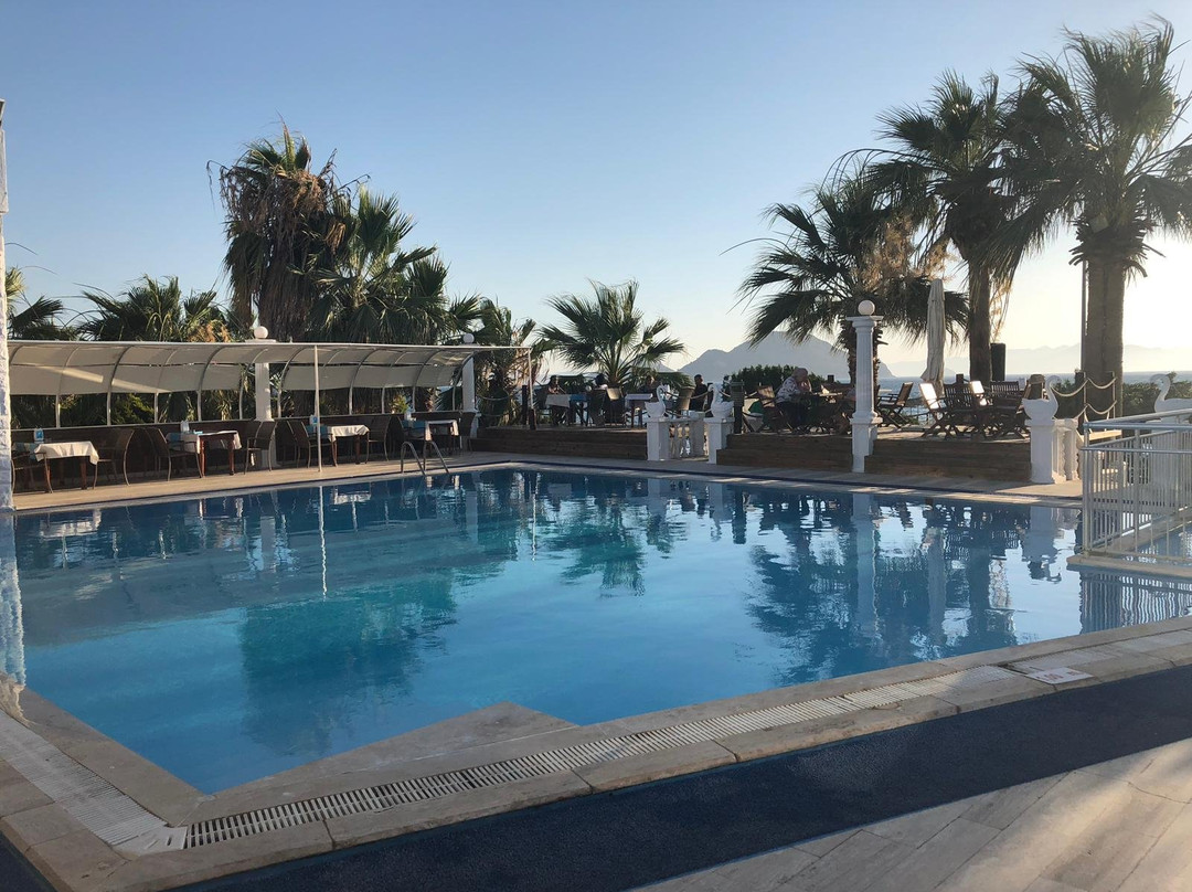 Sun and Sea Beach Hotel