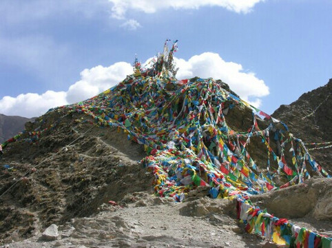 苯日神山-林芝县必去景点