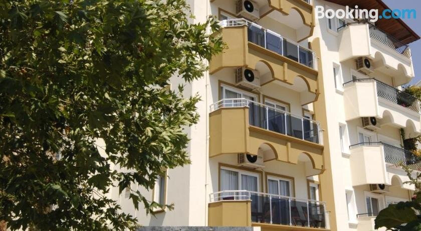 1 Villa Hotel