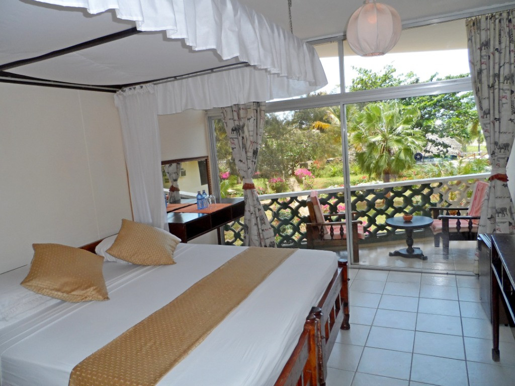 Sai Eden Roc Hotel