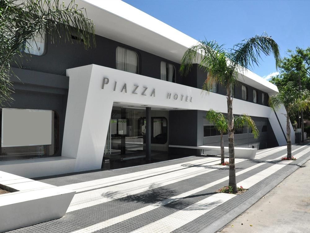 Piazza Hotel-官方