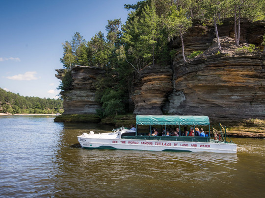 Original Wisconsin Ducks-威斯康星峡谷必去景点