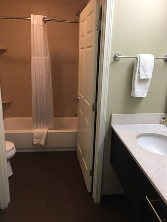 Staybridge Suites Minot by IHG主图