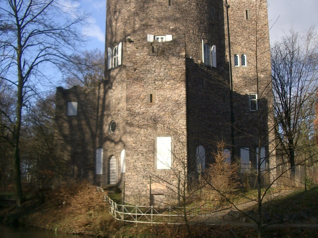 Burgruine Wilhelmsbad im Historischen Landschaftspark