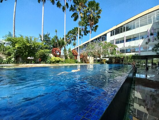 皇家大酒店和休息室主图