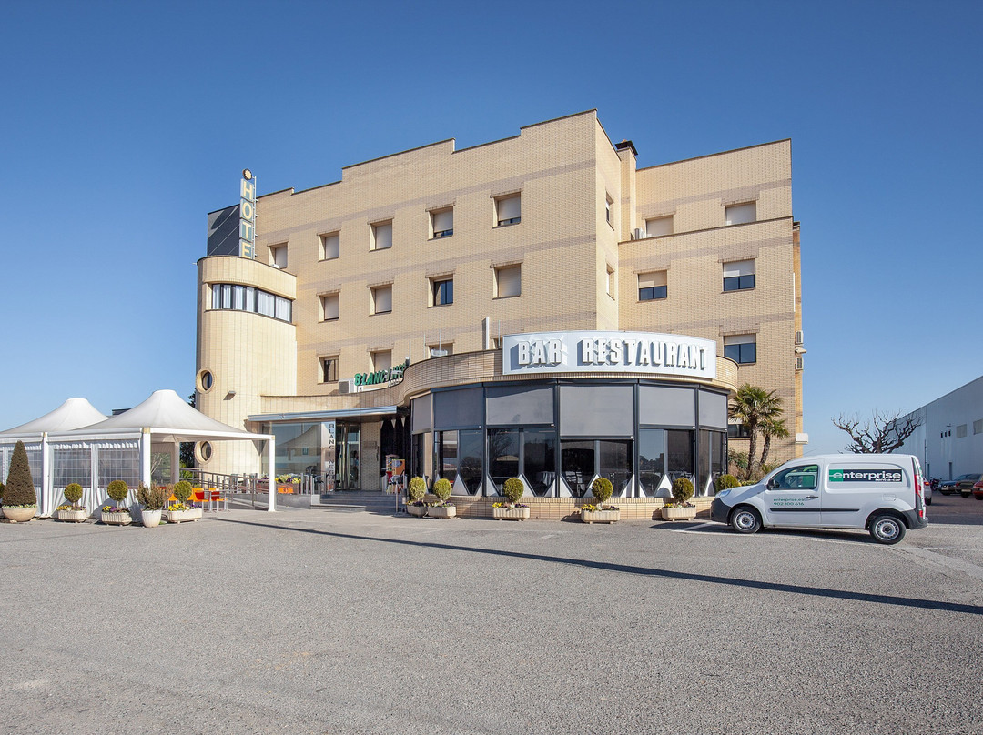 OYO Hotel Blanc I Negre