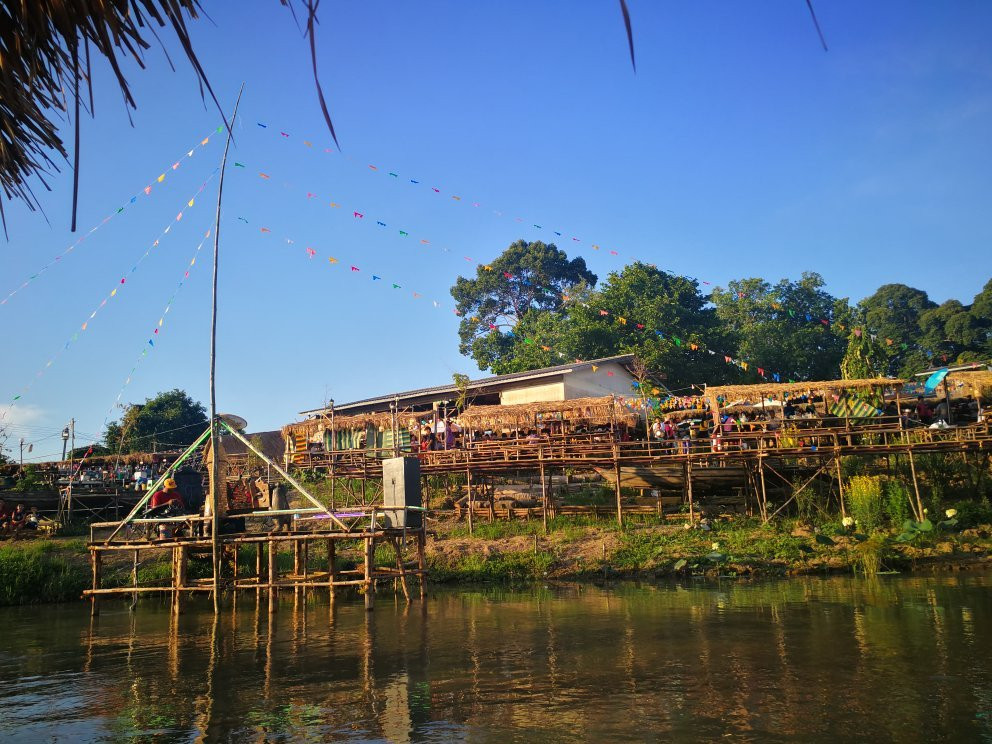 Khlong Khang Pier Market景点图片